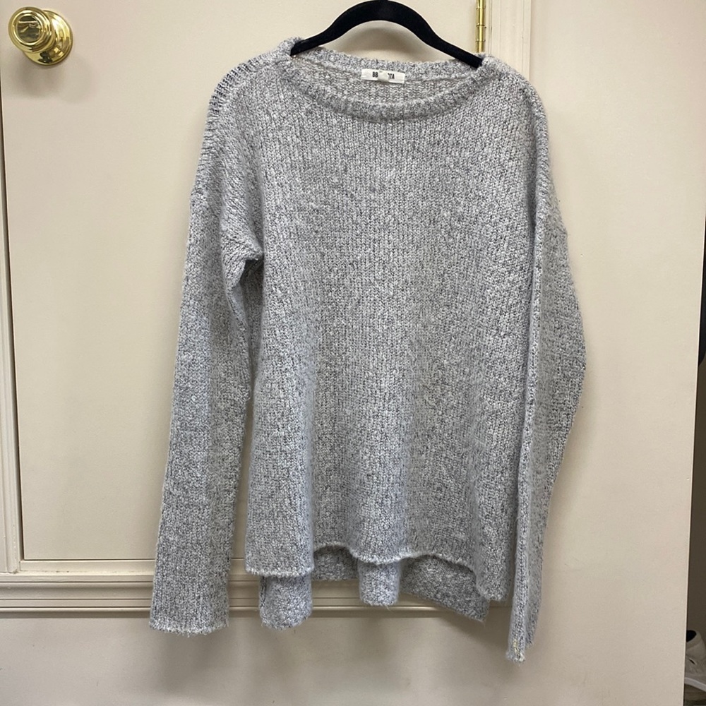 BB Dakota pull over gray sweater.